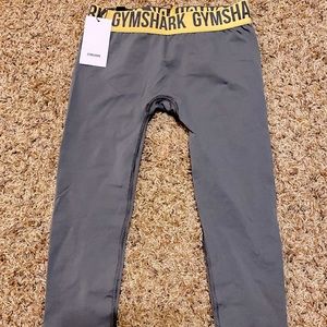 BRAND NEW W/ TAG GYM SHARK 3/4 LEGGINGS